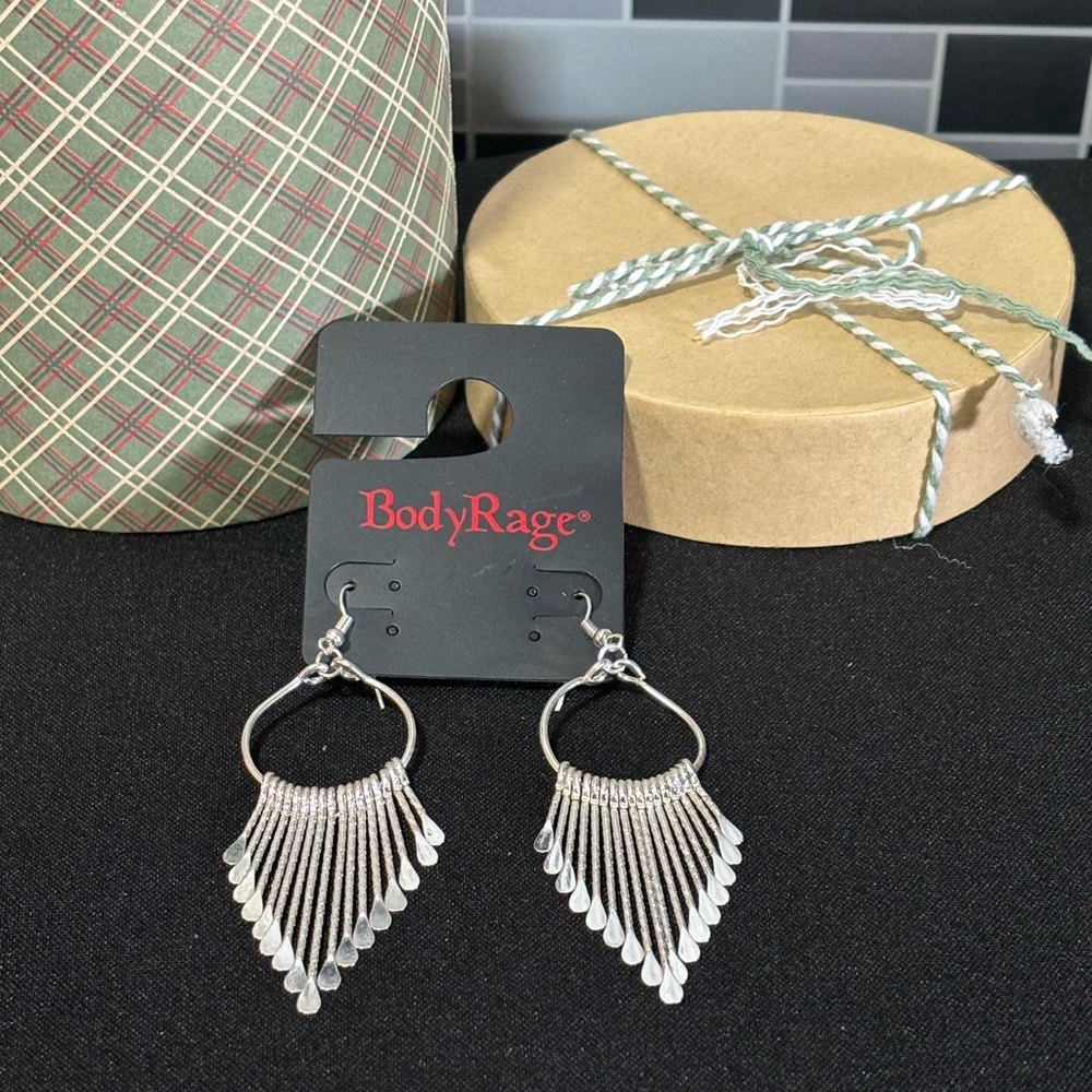 Charming Silver Tone Flattened Spikes Earrings